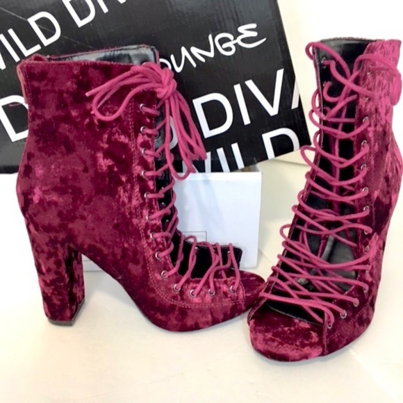 🍍LACE UP BOHO BOOTIES- Cranberry Velvet size 7 - Picture 5 of 8